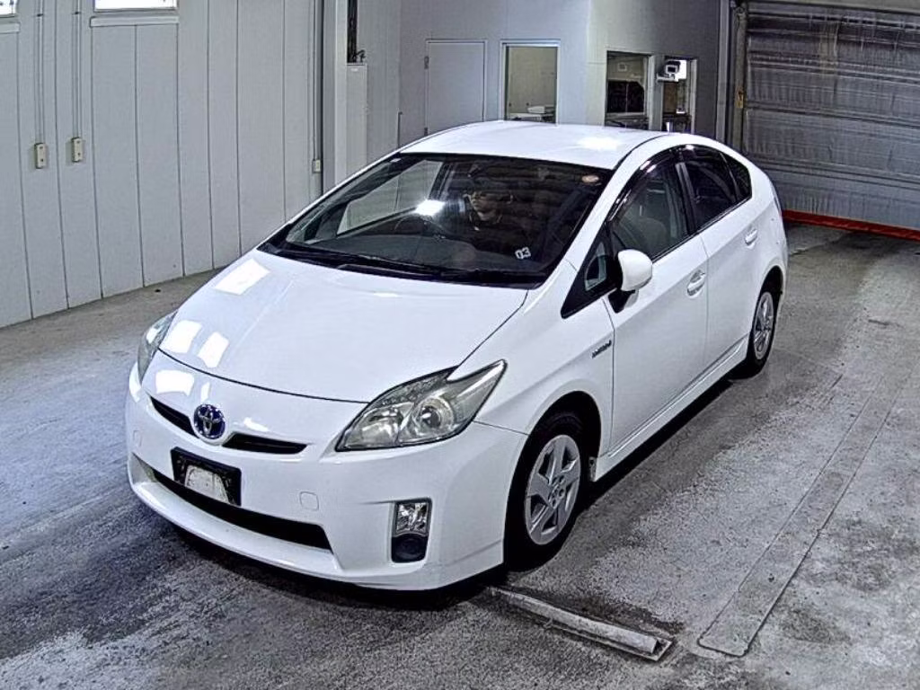 TOYOTA PRIUS