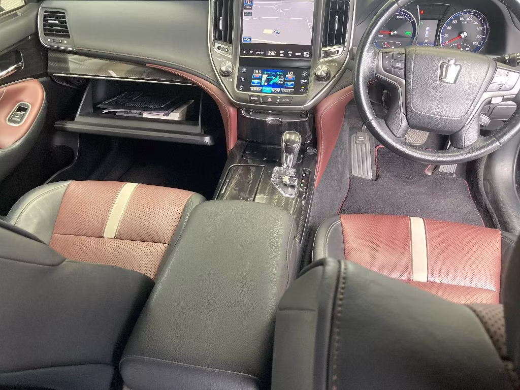 TOYOTA CROWN