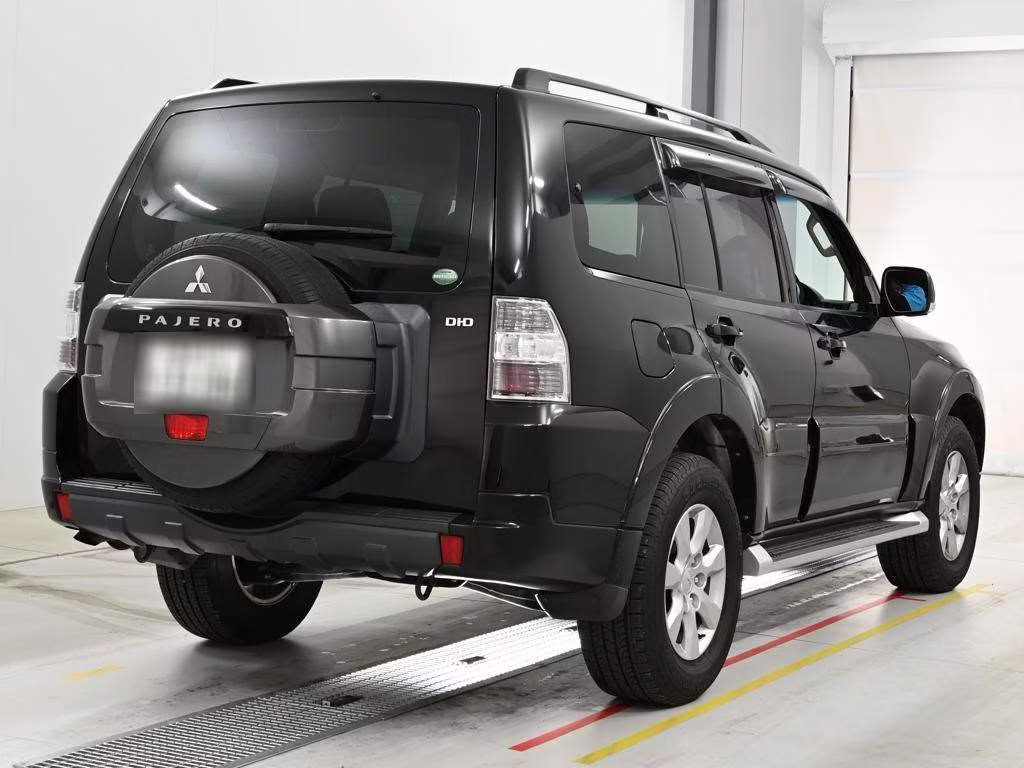 MITSUBISHI PAJERO