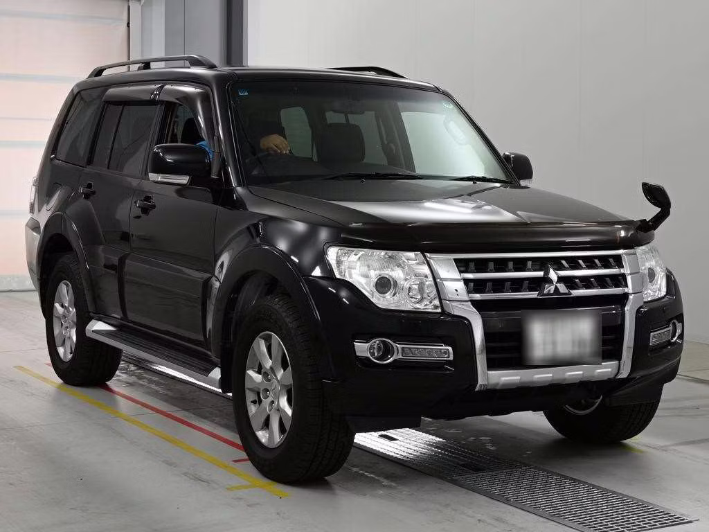 MITSUBISHI PAJERO