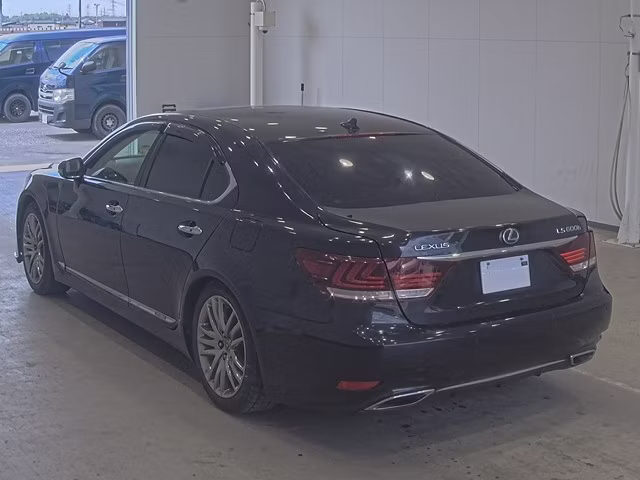 LEXUS LS600H