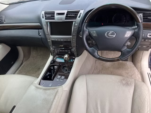 LEXUS LS600H