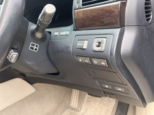 LEXUS LS600H