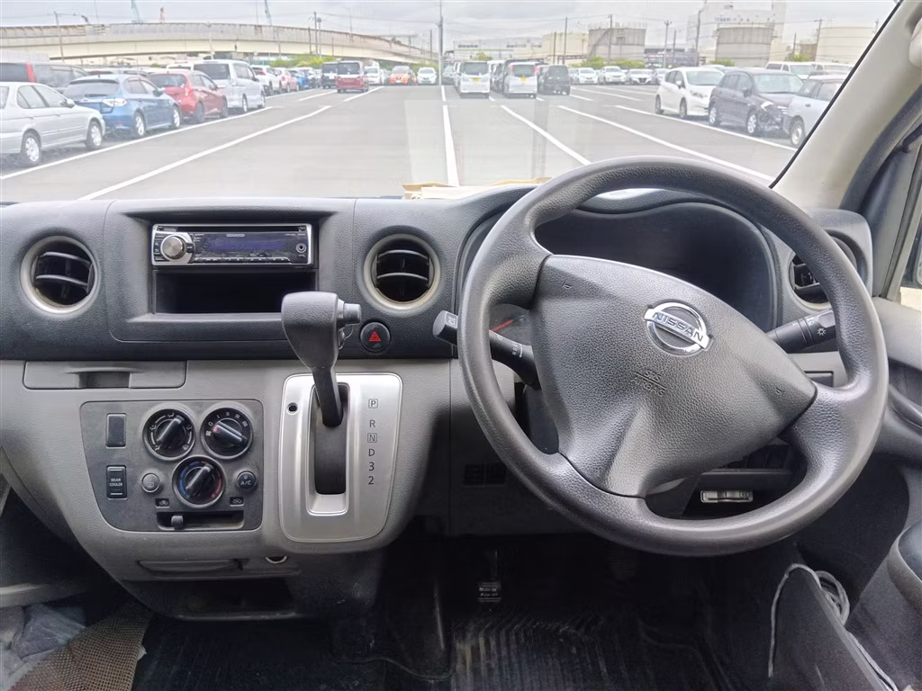 NISSAN NV350 CARAVAN