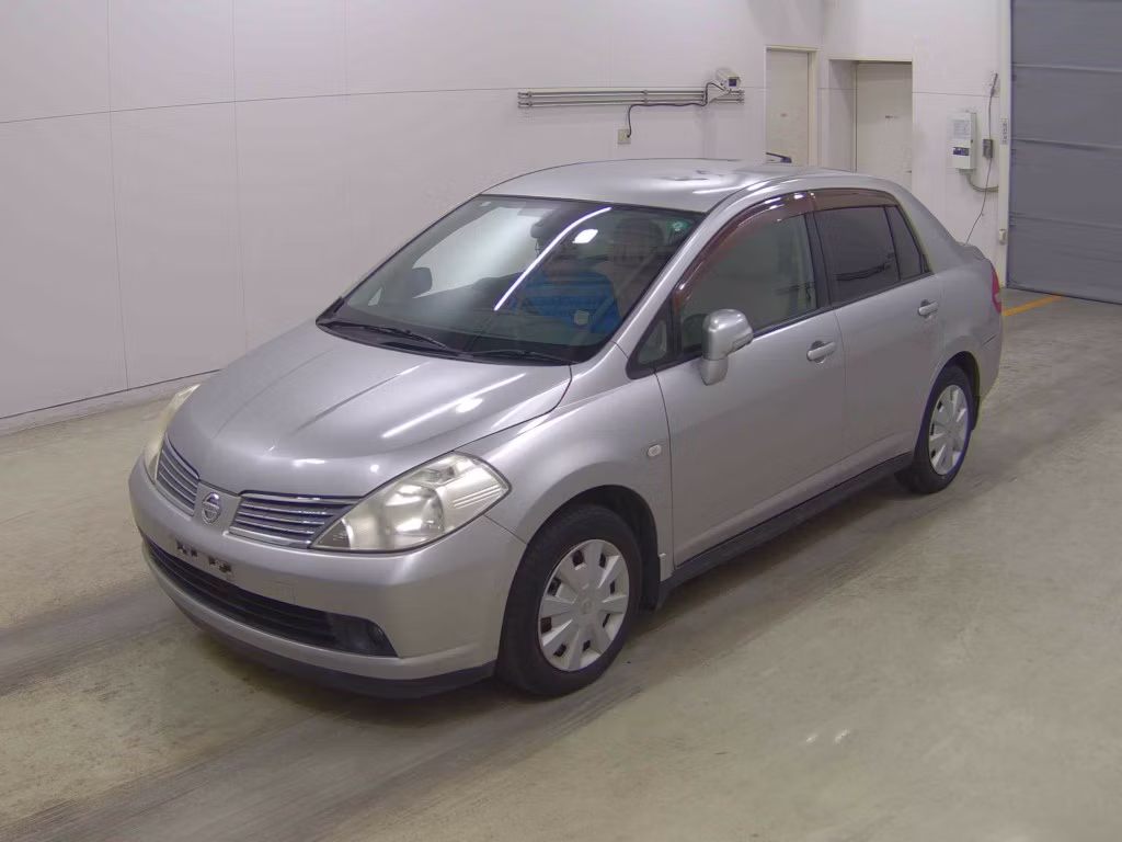 NISSAN TIIDA LATIO