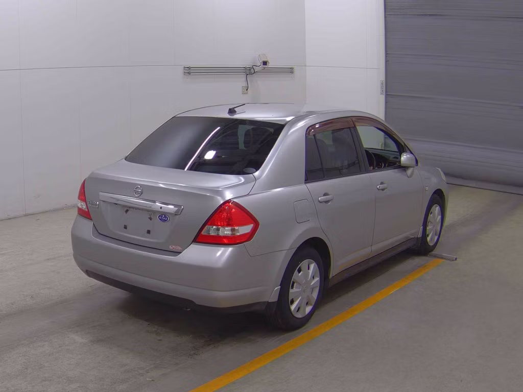 NISSAN TIIDA LATIO