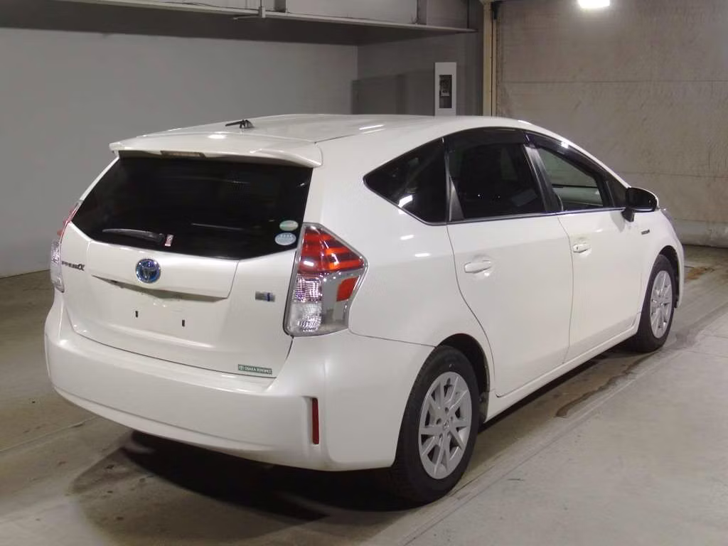 TOYOTA PRIUS ALPHA
