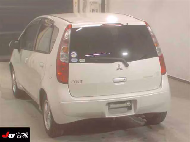 MITSUBISHI COLT