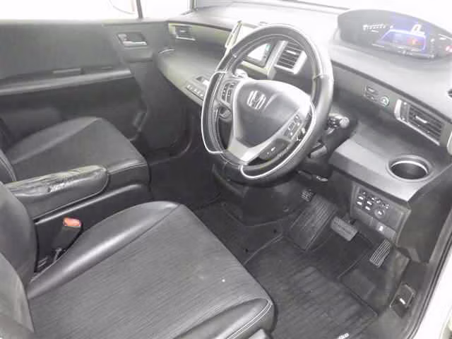 HONDA FREED SPIKE