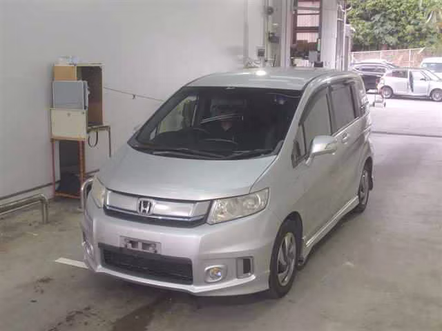 HONDA FREED SPIKE