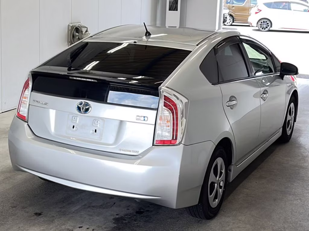 TOYOTA PRIUS