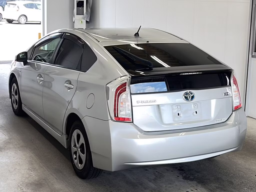TOYOTA PRIUS