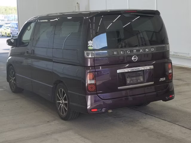 NISSAN ELGRAND