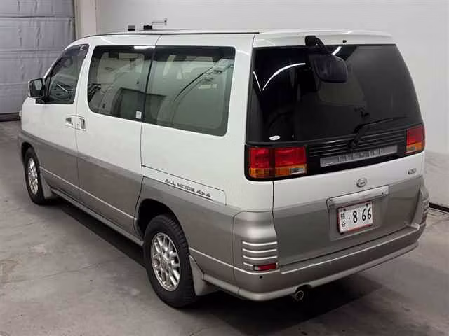 NISSAN ELGRAND