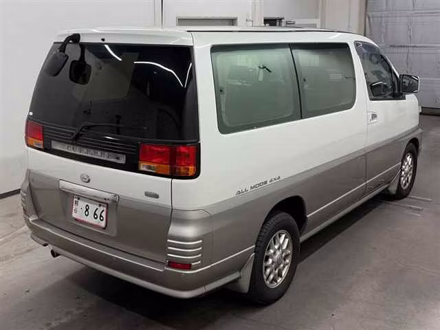 NISSAN ELGRAND