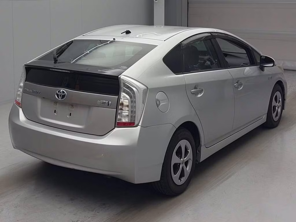 TOYOTA PRIUS PHV