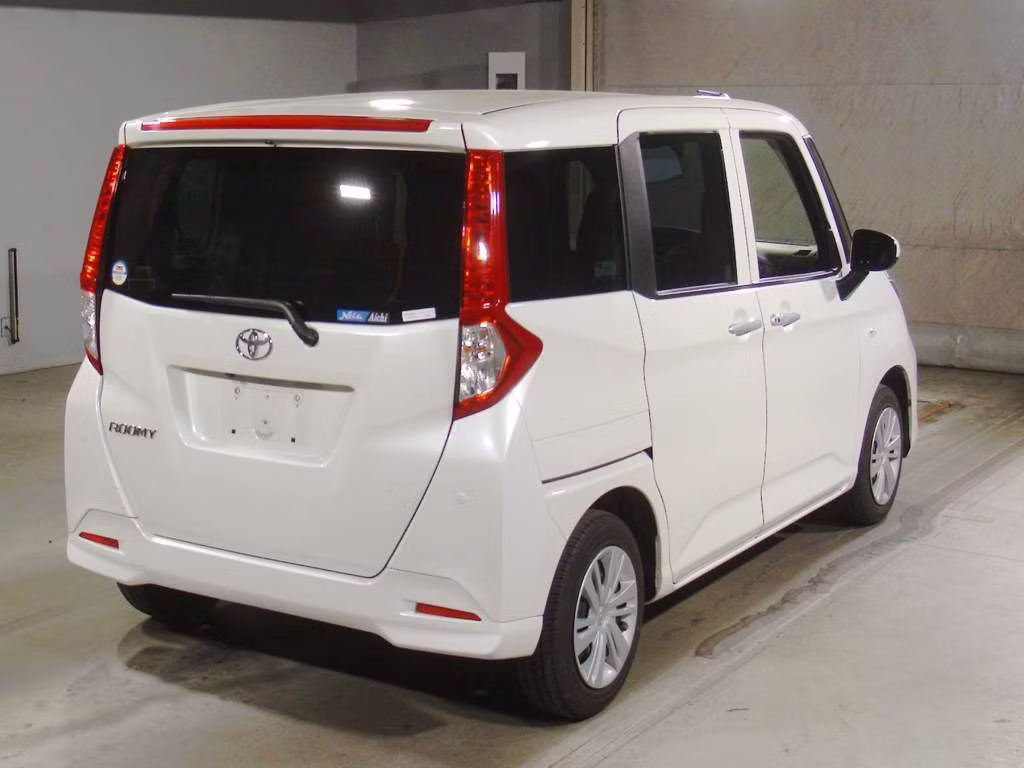 TOYOTA ROOMY