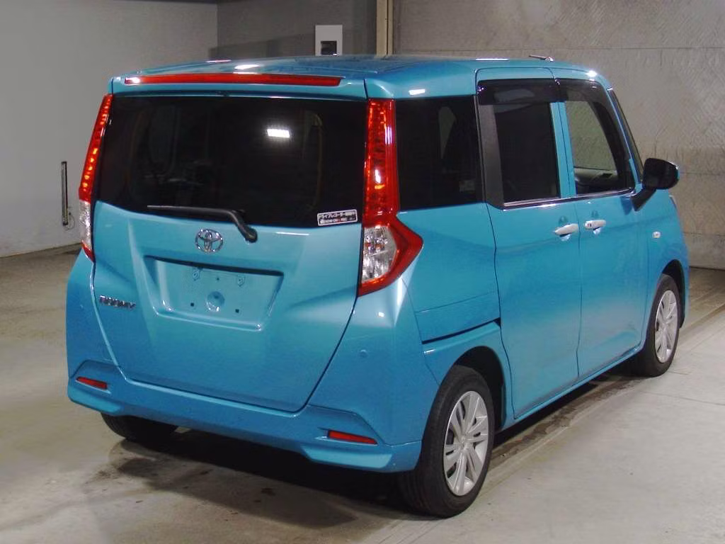 TOYOTA ROOMY