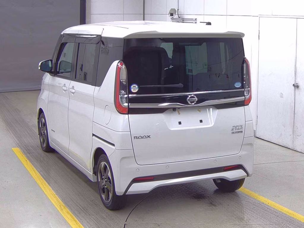 NISSAN ROOX