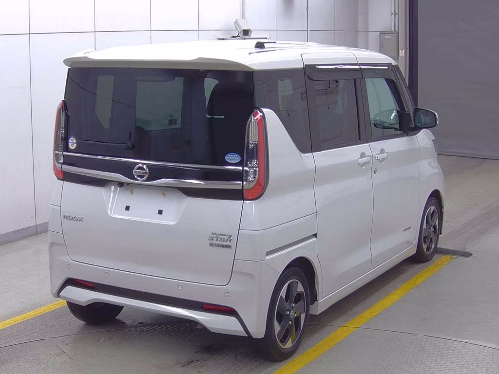 NISSAN ROOX