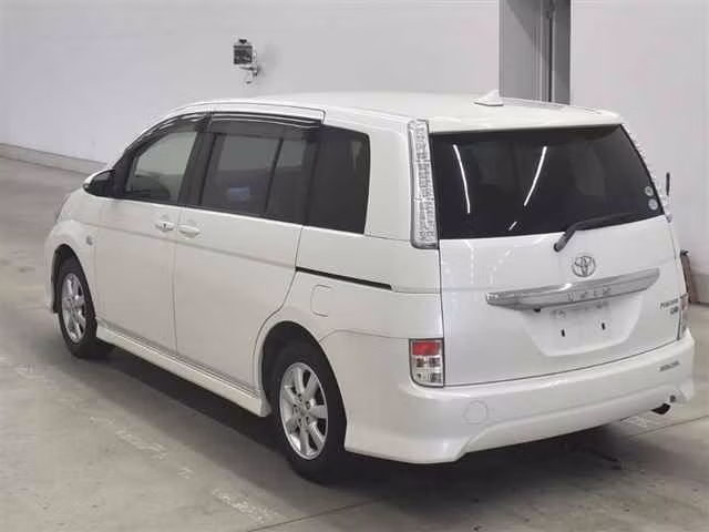 TOYOTA ISIS