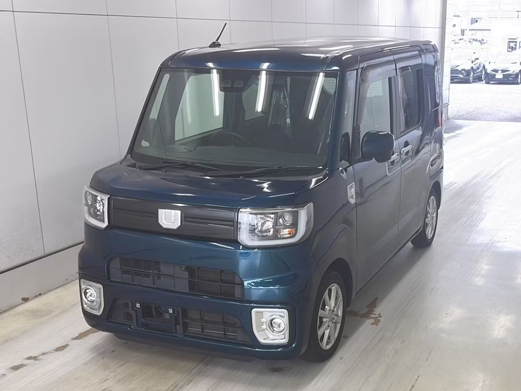 DAIHATSU WAKE