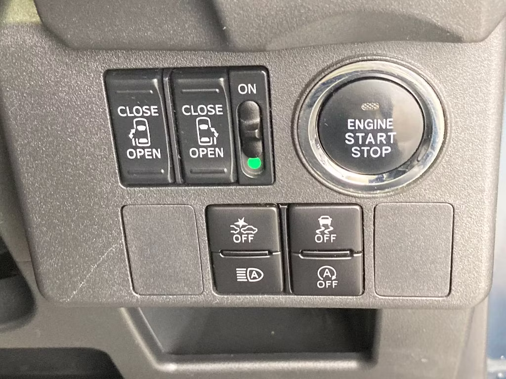 DAIHATSU WAKE