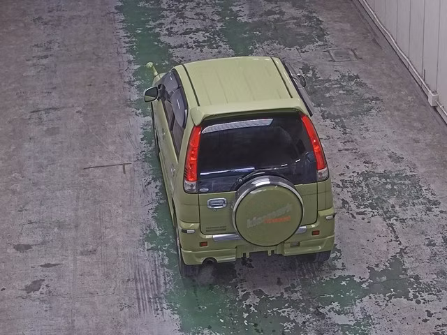 DAIHATSU TERIOS KID