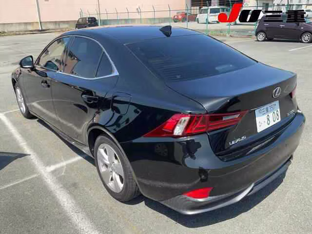 LEXUS IS300H