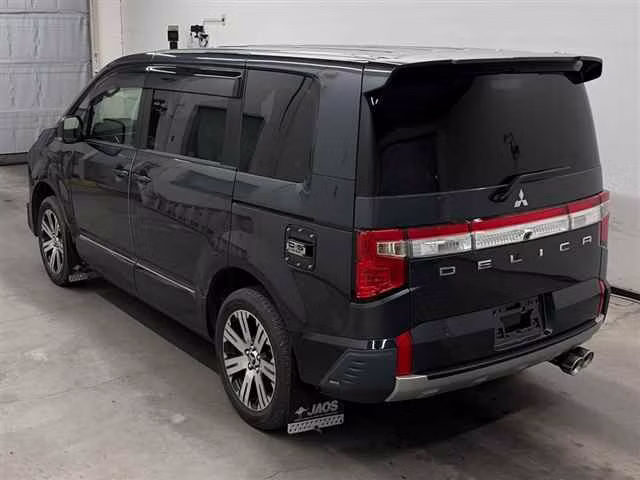 MITSUBISHI DELICA D:5