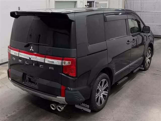 MITSUBISHI DELICA D:5