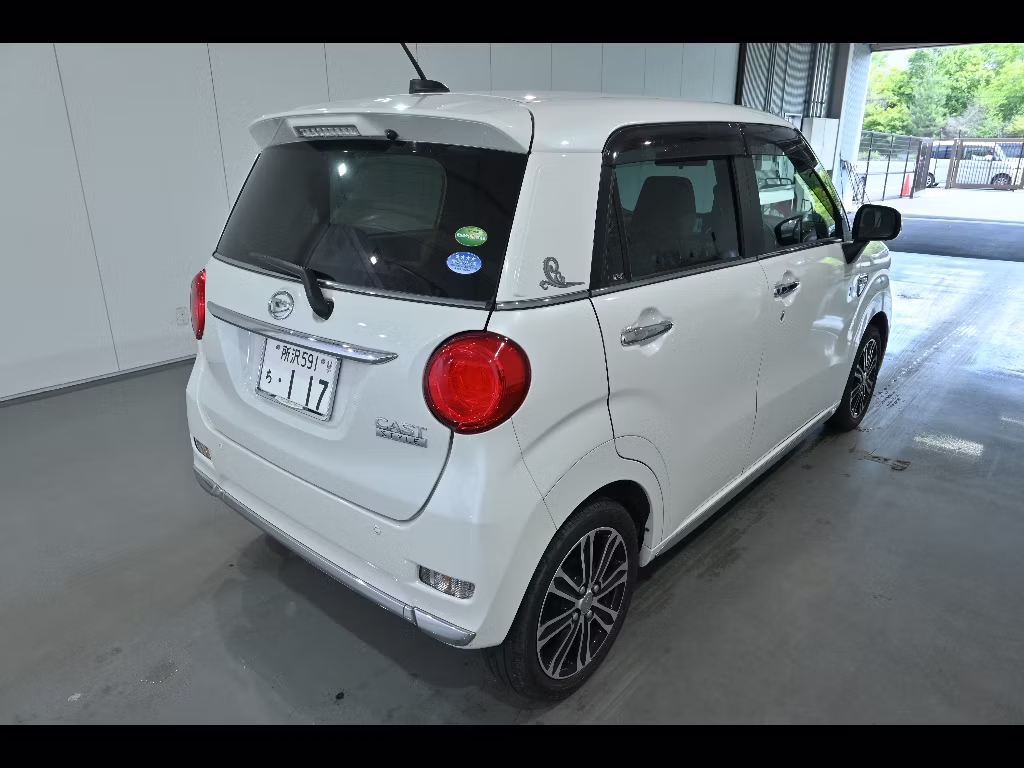 DAIHATSU CAST