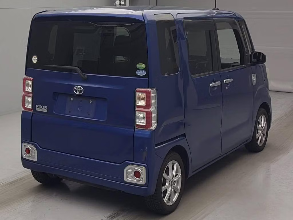 TOYOTA PIXIS MEGA
