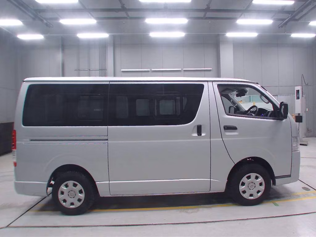 TOYOTA REGIUS ACE