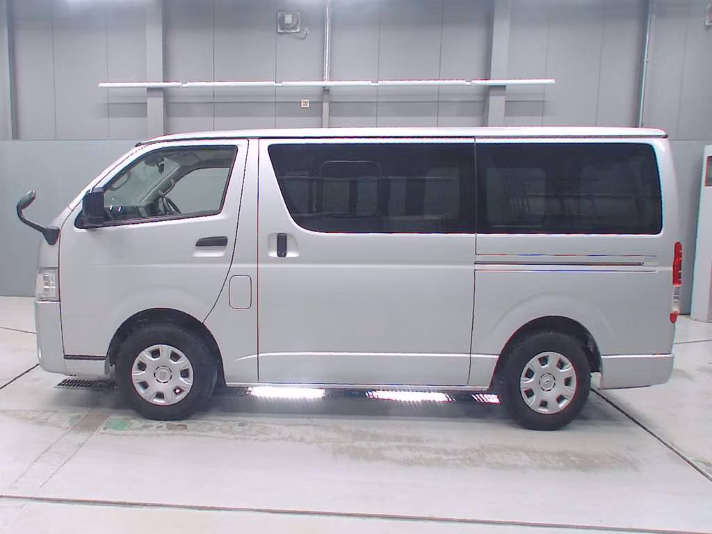 TOYOTA REGIUS ACE