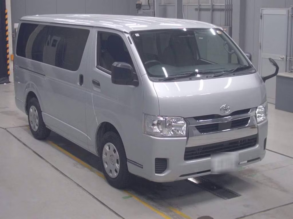 TOYOTA REGIUS ACE