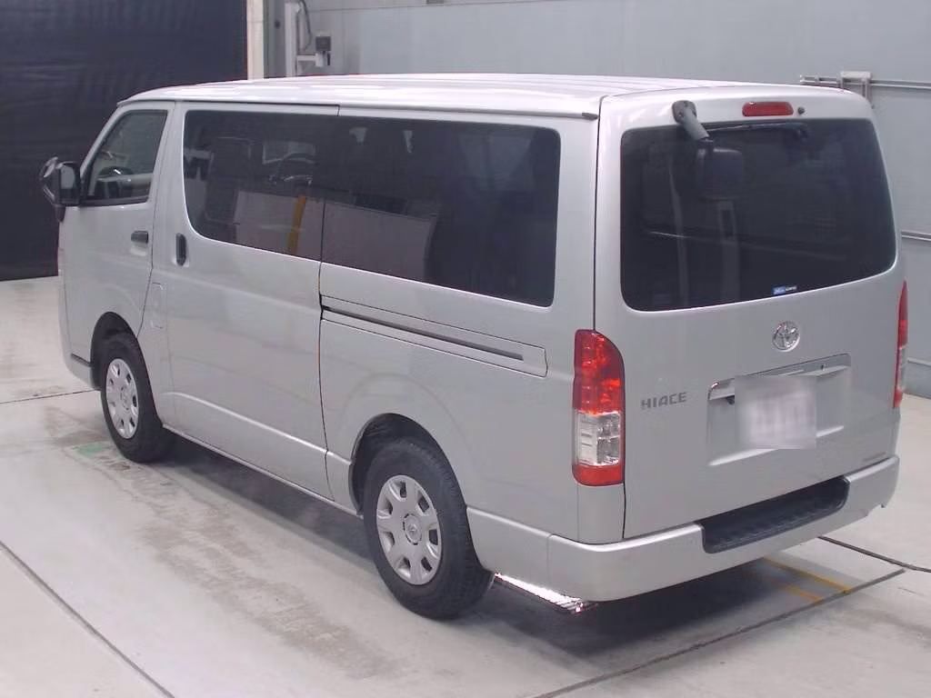TOYOTA REGIUS ACE