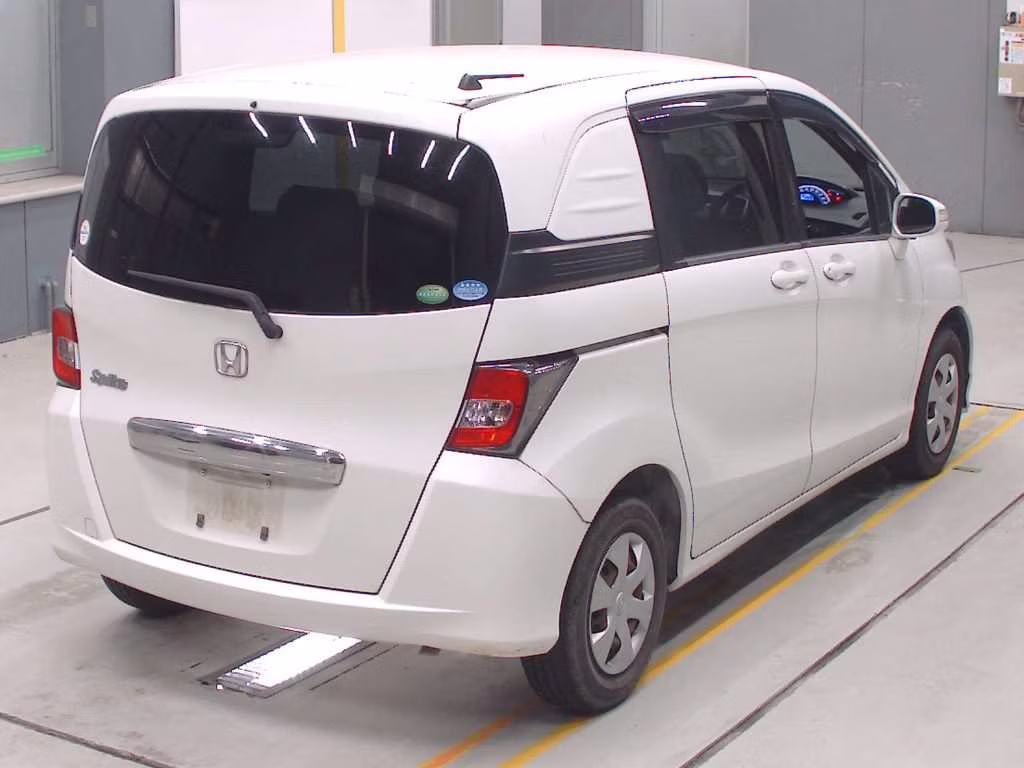 HONDA FREED SPIKE