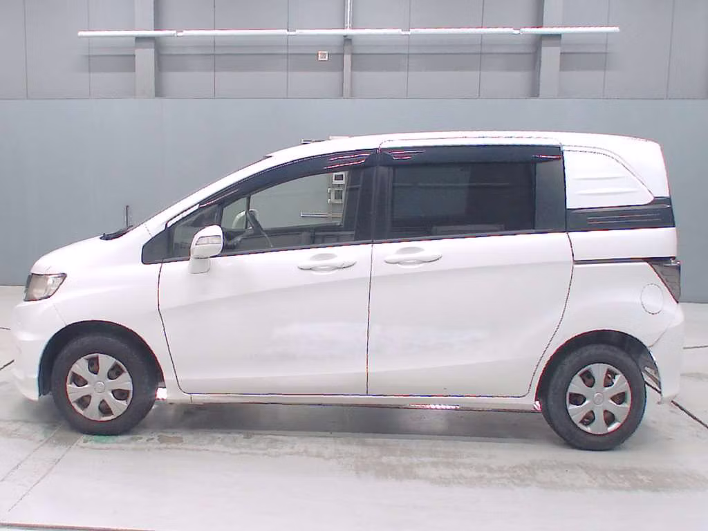 HONDA FREED SPIKE