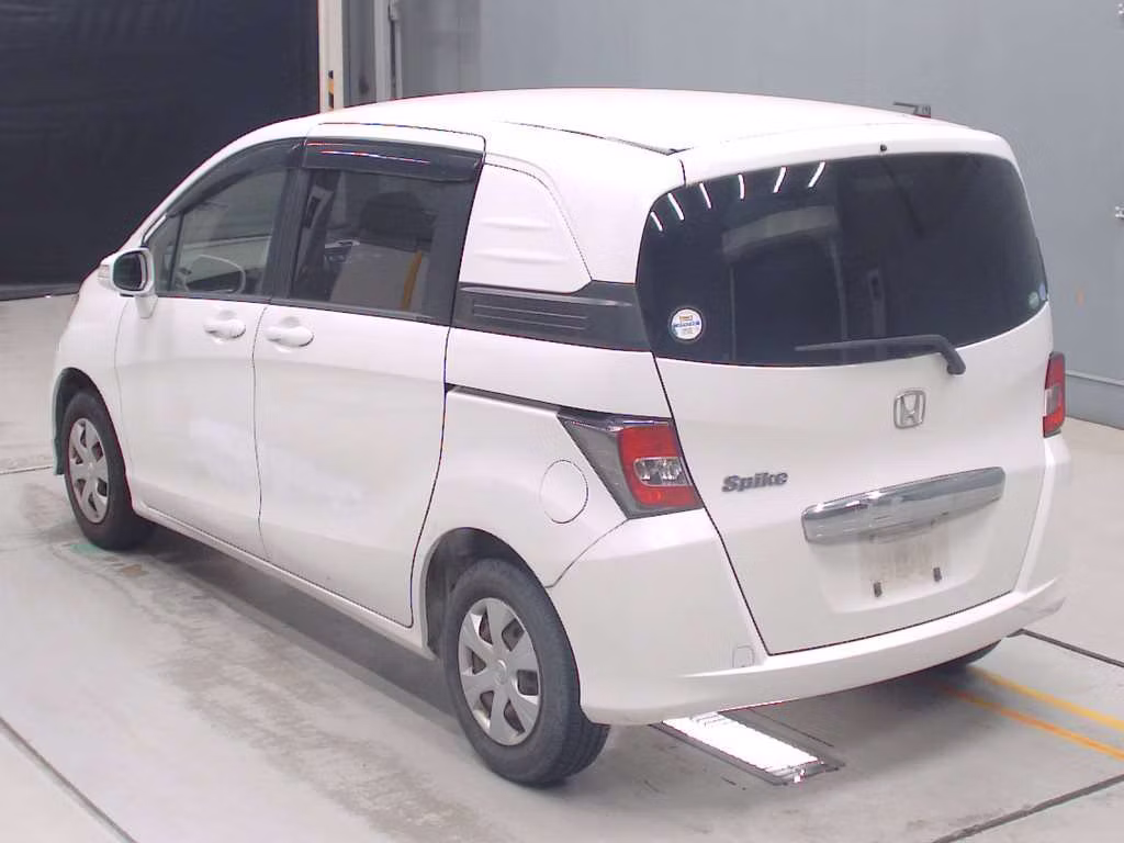 HONDA FREED SPIKE