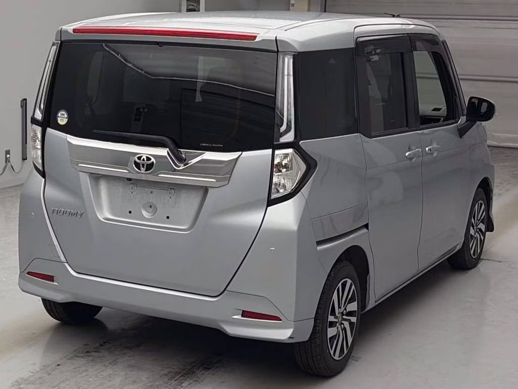 TOYOTA ROOMY