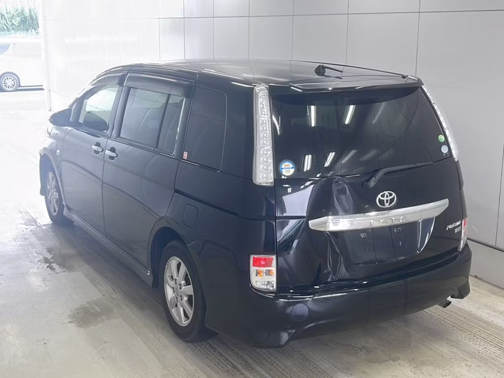 TOYOTA ISIS