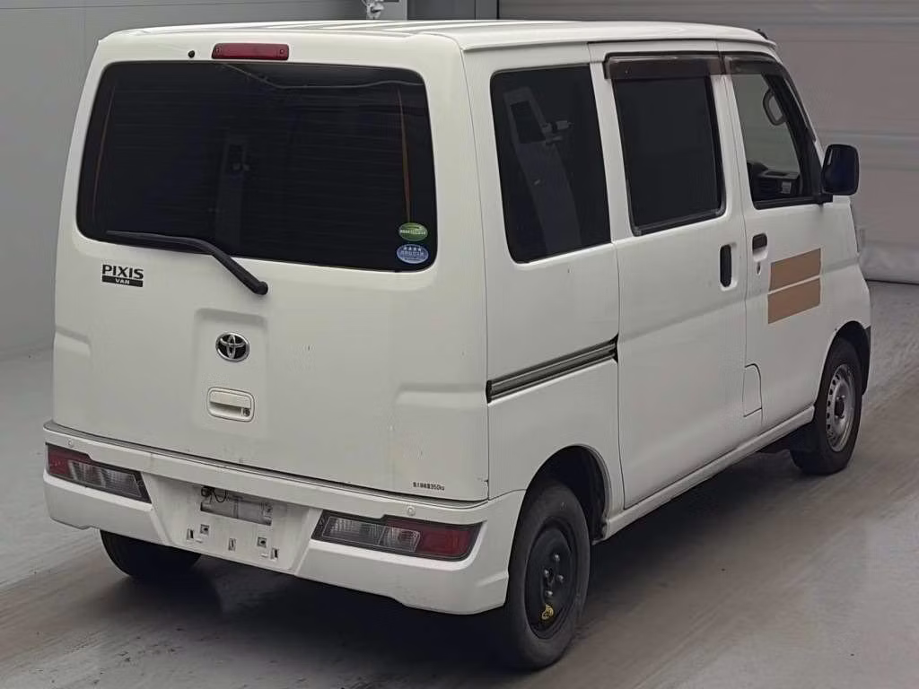 TOYOTA PIXIS VAN