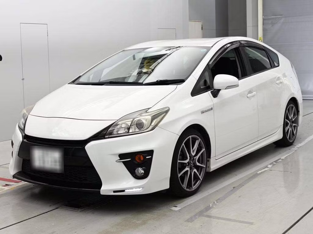 TOYOTA PRIUS