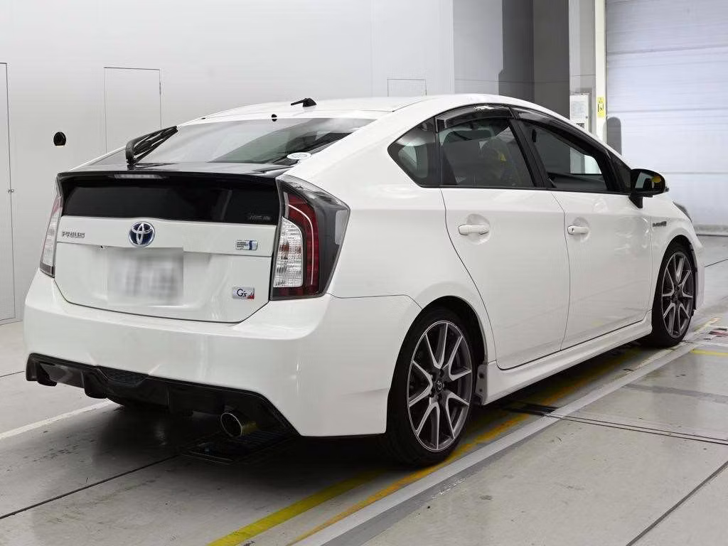TOYOTA PRIUS