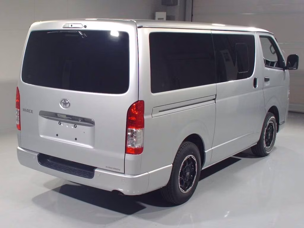 TOYOTA REGIUS ACE