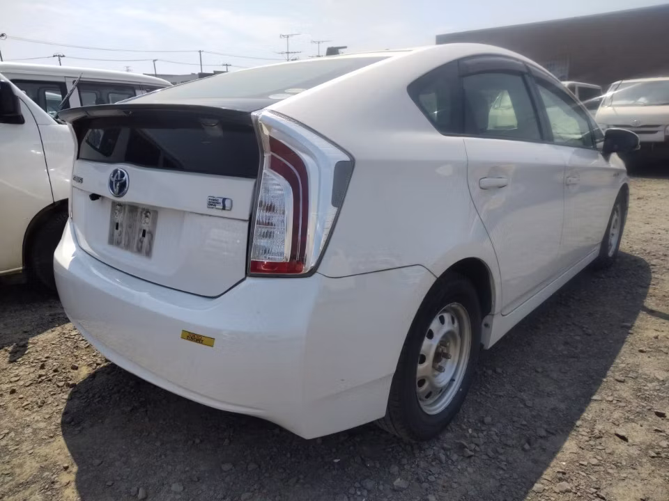 TOYOTA PRIUS