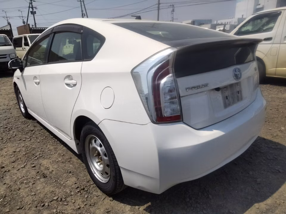TOYOTA PRIUS