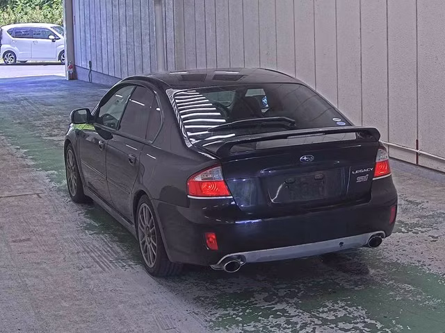 SUBARU LEGACY B4