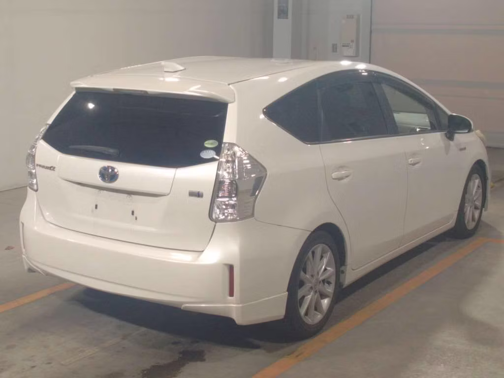 TOYOTA PRIUS ALPHA
